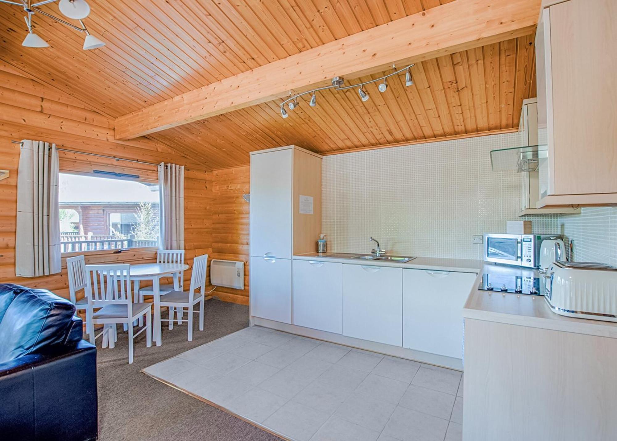 Fingle Glen Lodges Whitestone Room photo